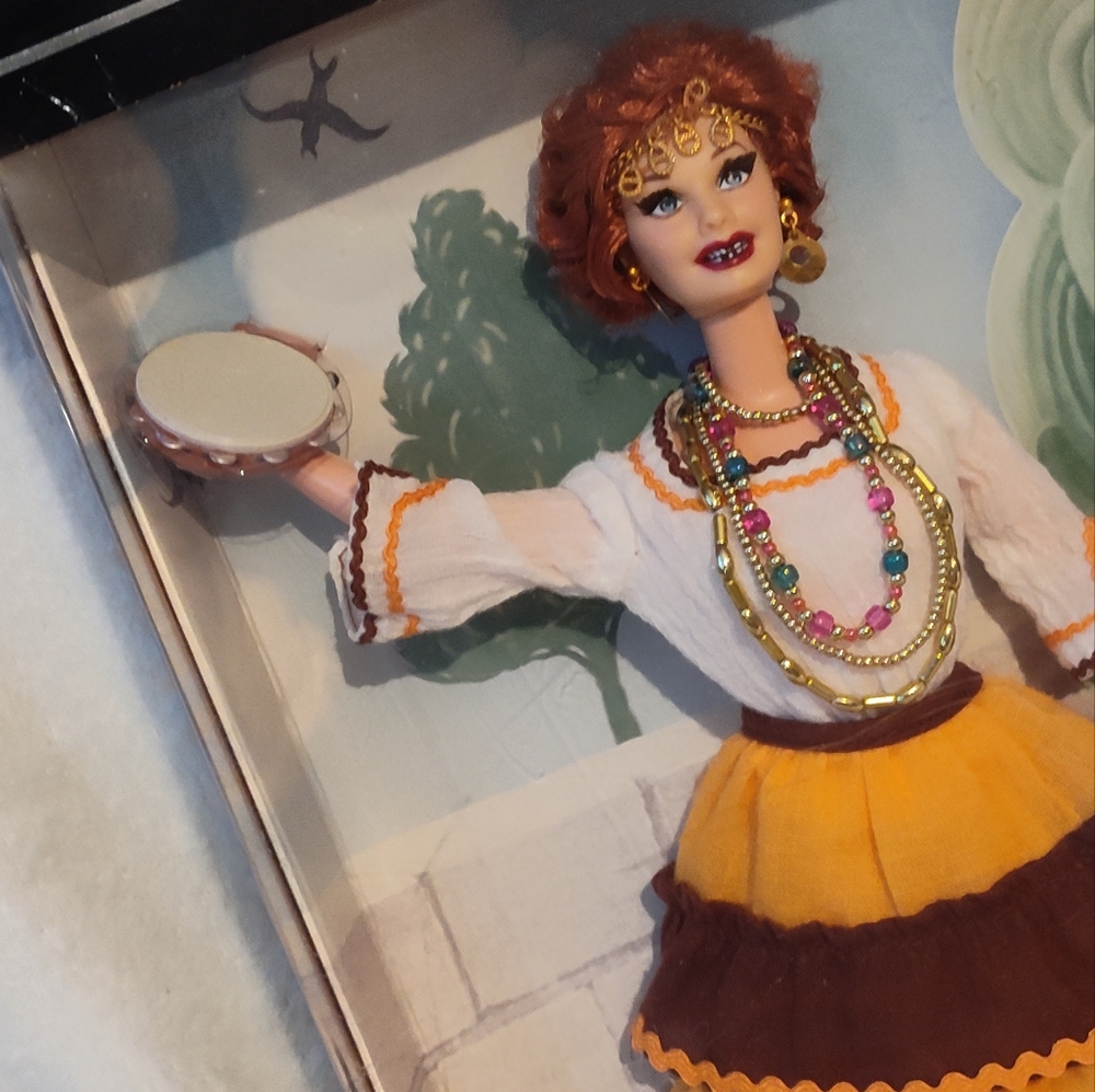 NWT!! 2005 Barbie Collector I Love Lucy Doll - Picture 3 of 13